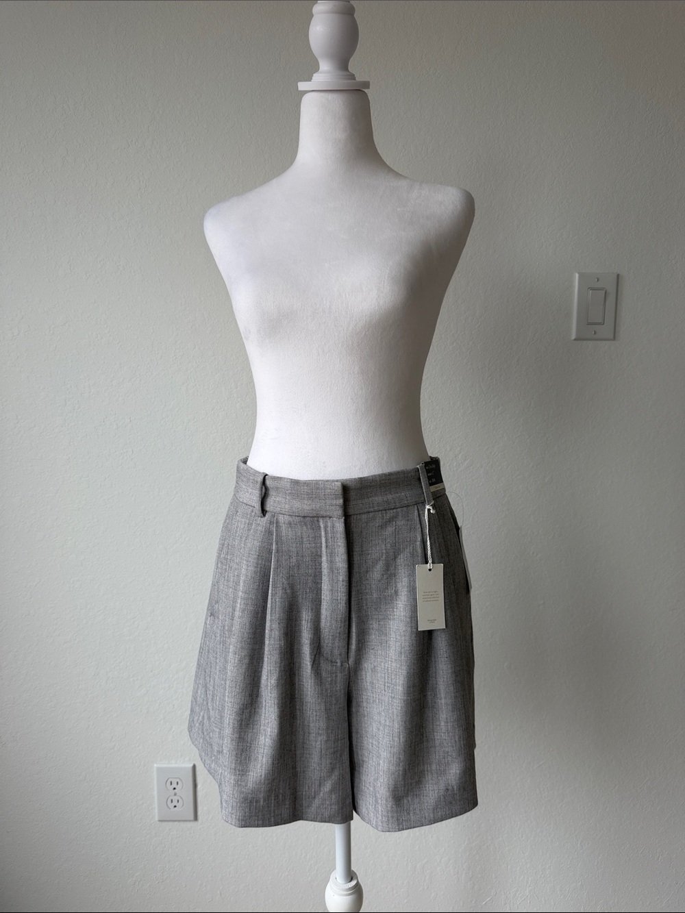 Abercrombie & Fitch Gray High-Waist Tailored Shorts